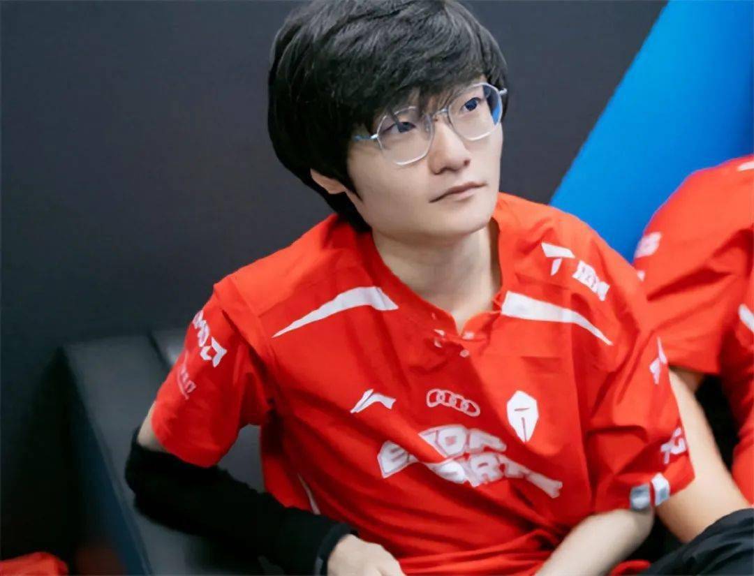 开云线上官网-G2不断突破！，Doinb连续七场比赛得分超过败北热度持续攀升的简单介绍-开云线上官网